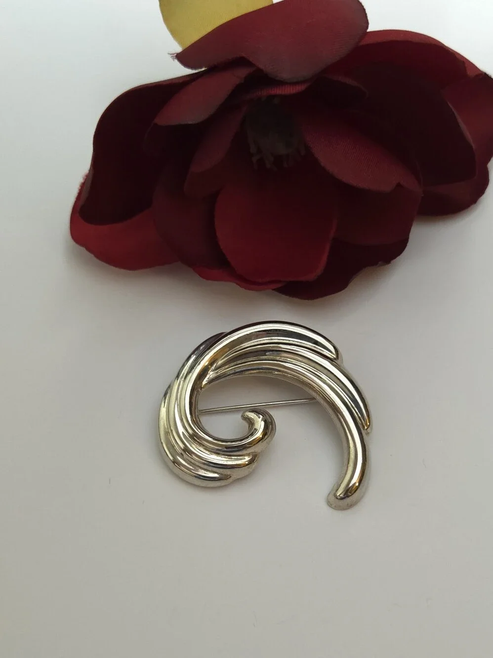 Vintage Silver Plated Art Nouveau Half Swirl Wave Brooch
